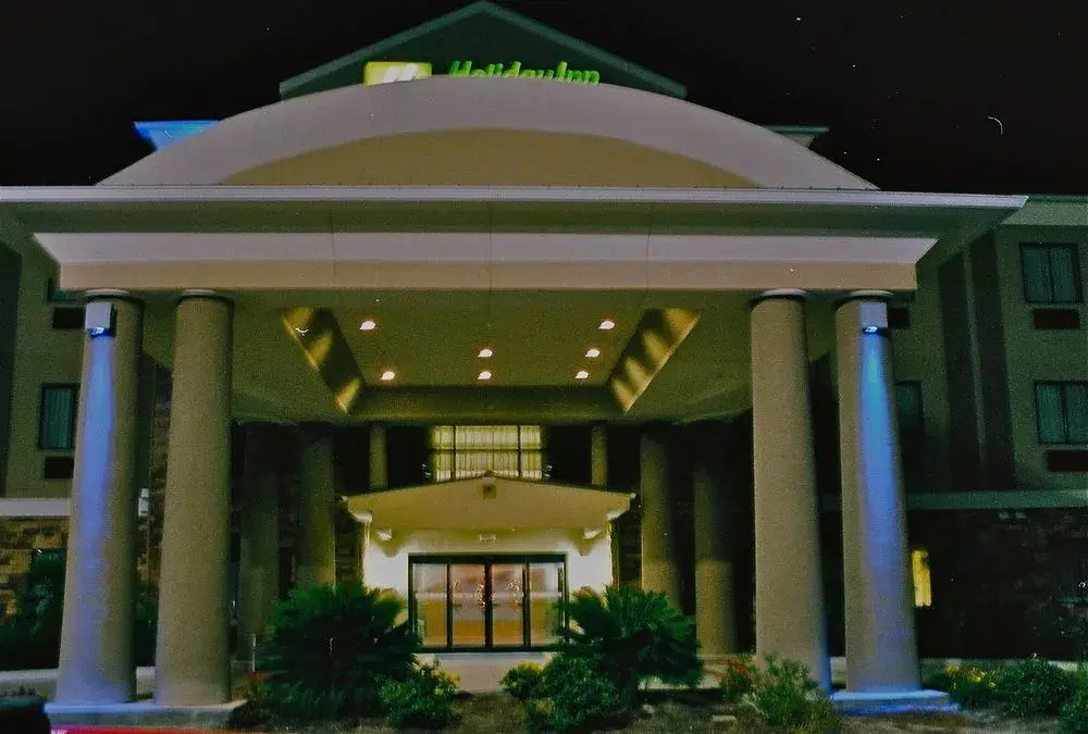 Holiday Inn Express & Suites Cleveland