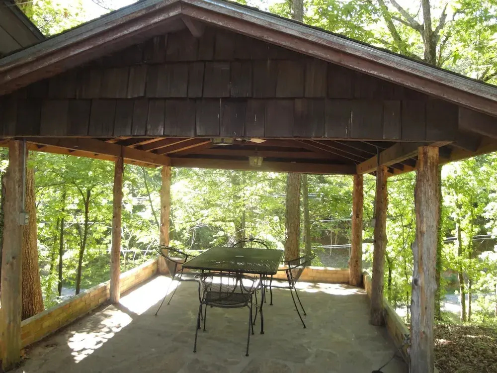 Mountain Harbor's four bedroom house by RedAwning