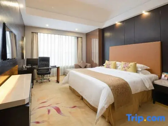 Deluxe Double Suite full double bed