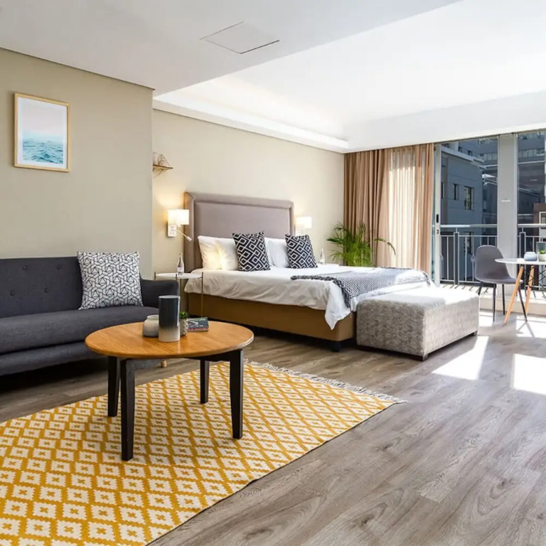 Deluxe Double Studio with city view (full double bed)