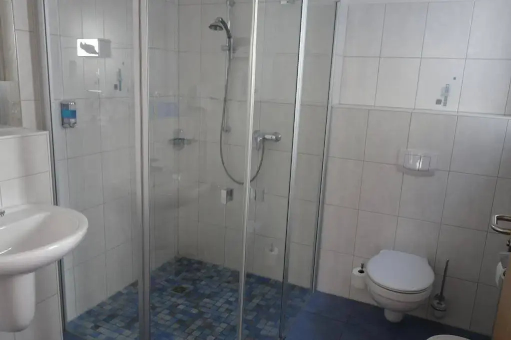 Hotel Gästehaus Linden - фото 8