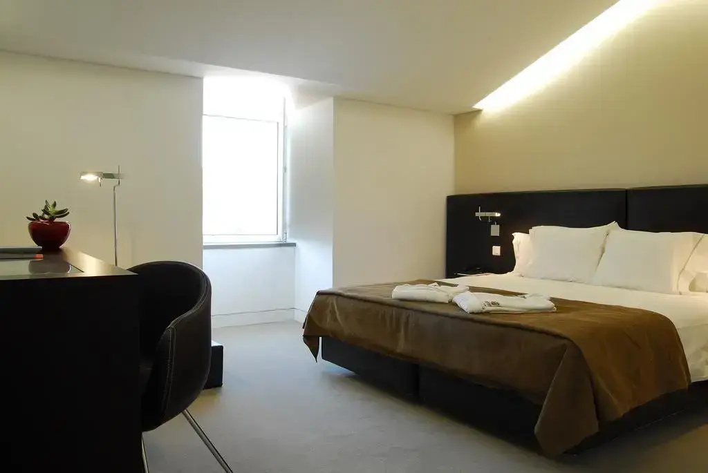 Hotel Jerónimos 8 - Chambres