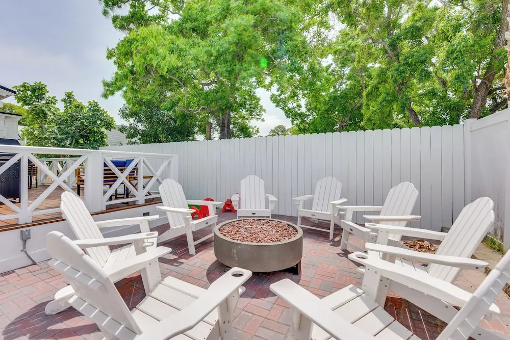 Walk to Beach: Designer PCB Retreat Near 30a!