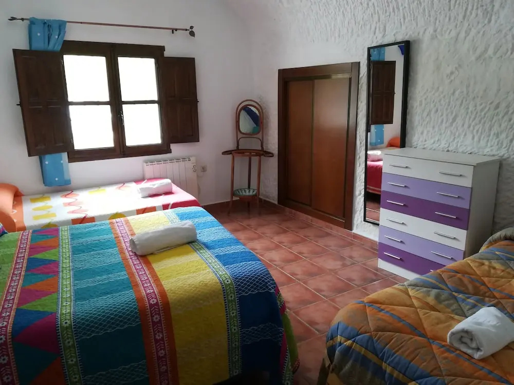 3 Bedrooms Cottage