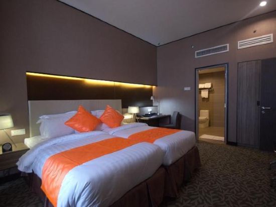 Grand Alora Hotel