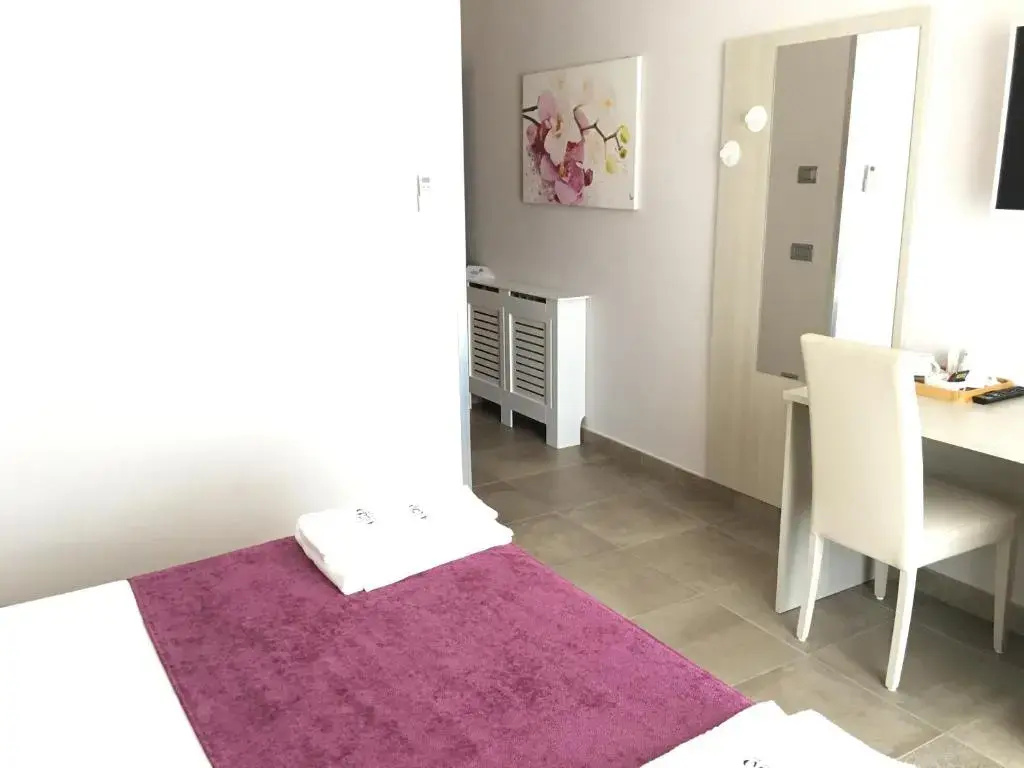 Standard Double room (full double bed)