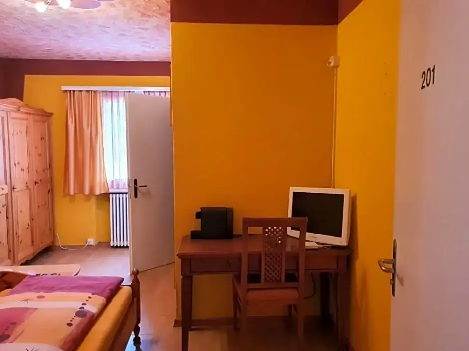 Economy room