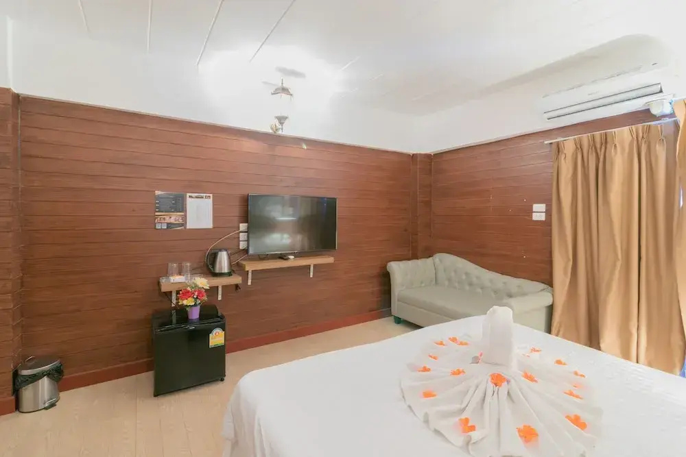 Superior Double room with balcony (full double bed)