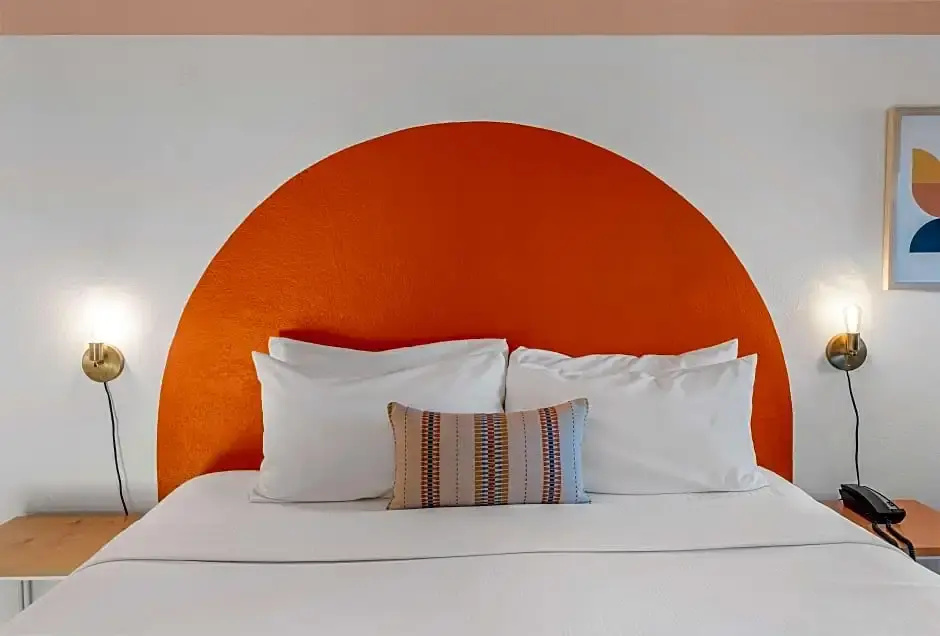 Deluxe Double room with pool view (full double bed)