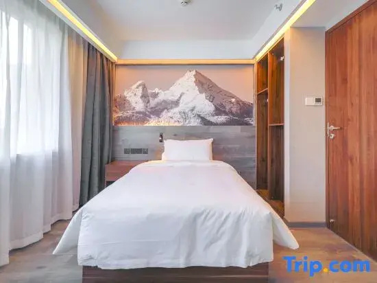 2 Bedrooms Standard Triple room