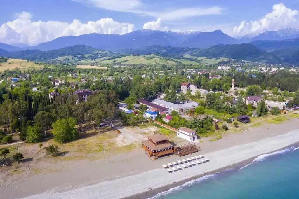 Beach & Waterfront