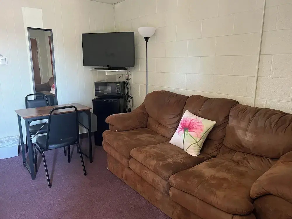 Economy room