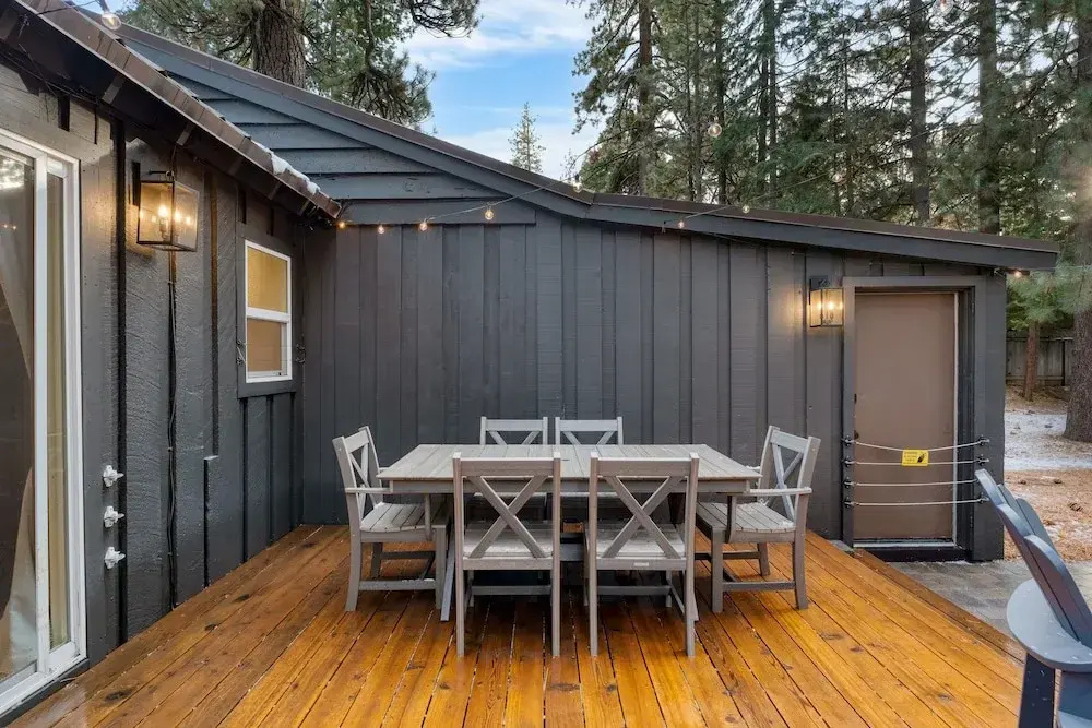 Westlake Cabin by Avantstay Hot Tub Near Skiing Walk to Restaurants Lake
