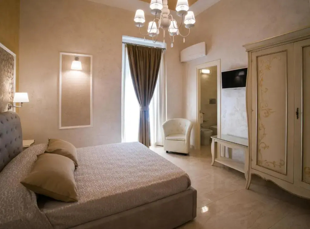 Deluxe Double room (full double bed)