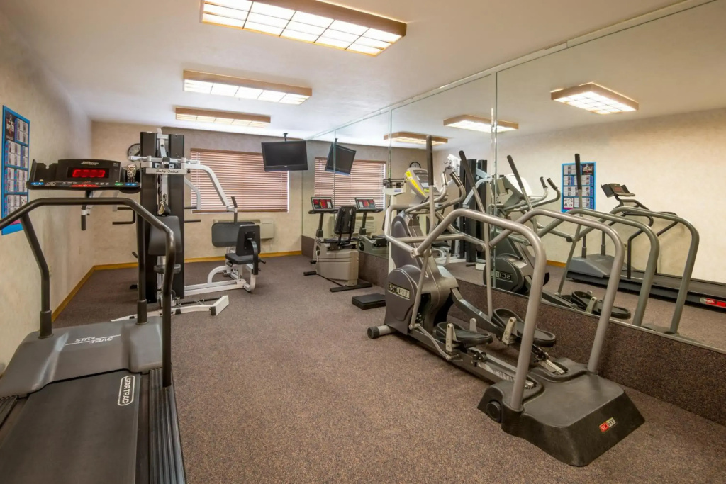 Holiday Inn Express Hotel & Suites Raton by IHG - фото 14