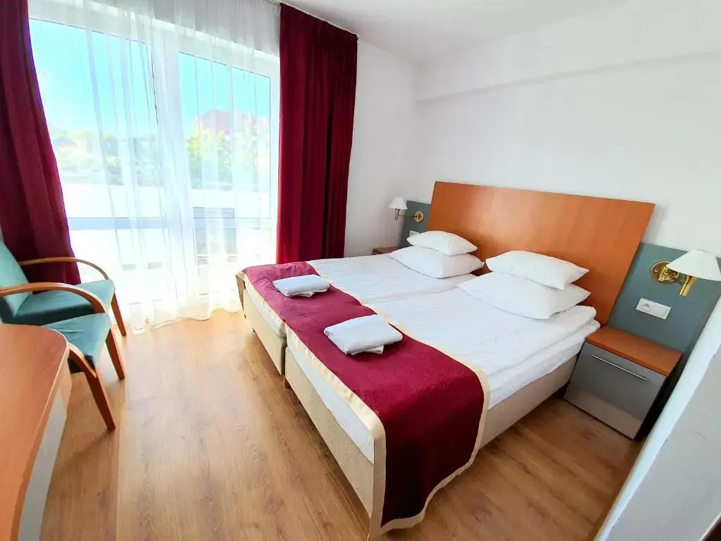 Standard Double room with balcony (full double bed)