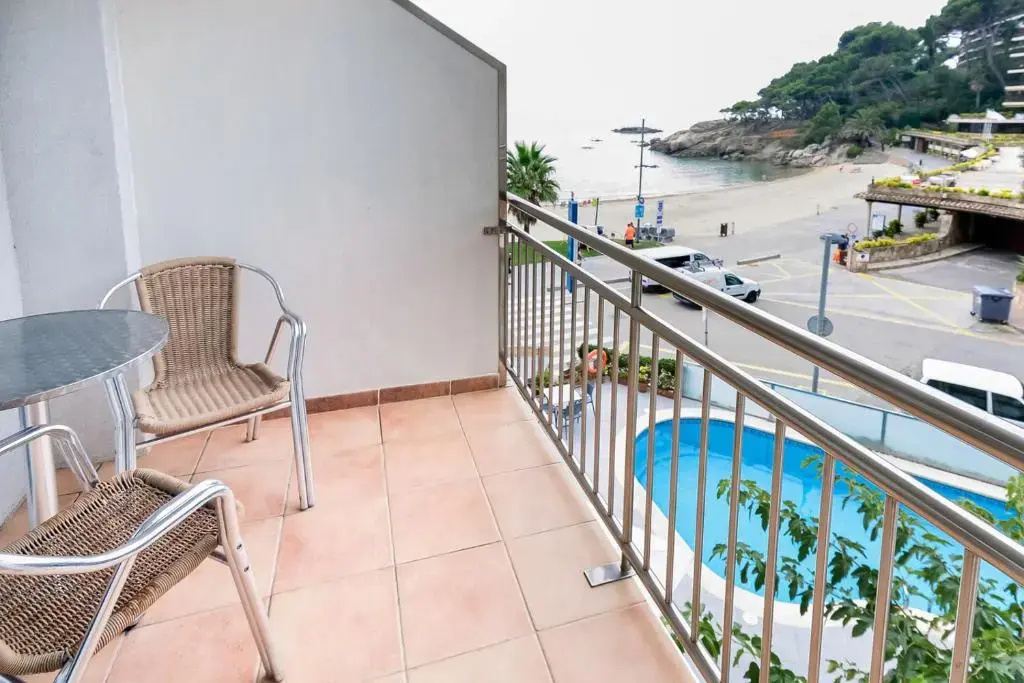 Standard Family room with partial sea view