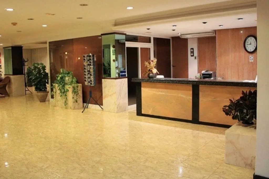 Lobby & Reception