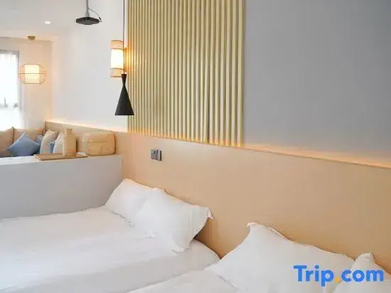 3 Bedrooms Standard room with courtyard view