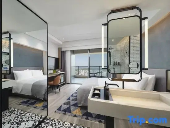 Deluxe Double room with balcony (full double bed)