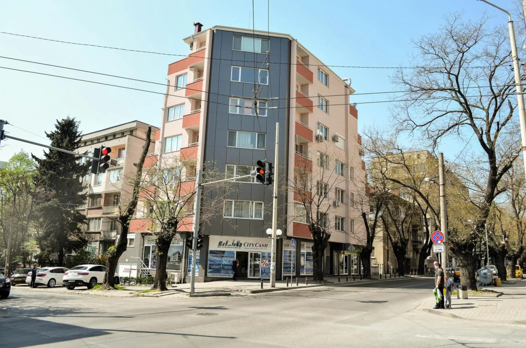 Central Apartment