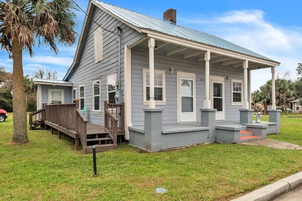 Walk to Beach & Old Town - Bay St. Louis Retreat