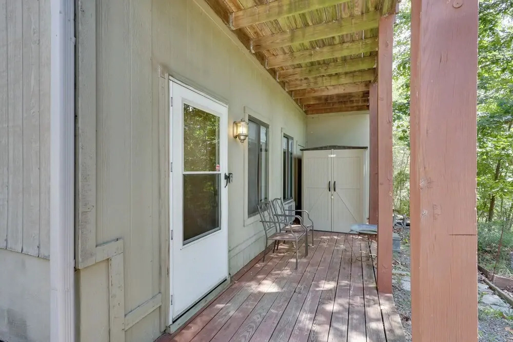 Basye Getaway w/ Pool Access, 2 Mi to Bryce Resort