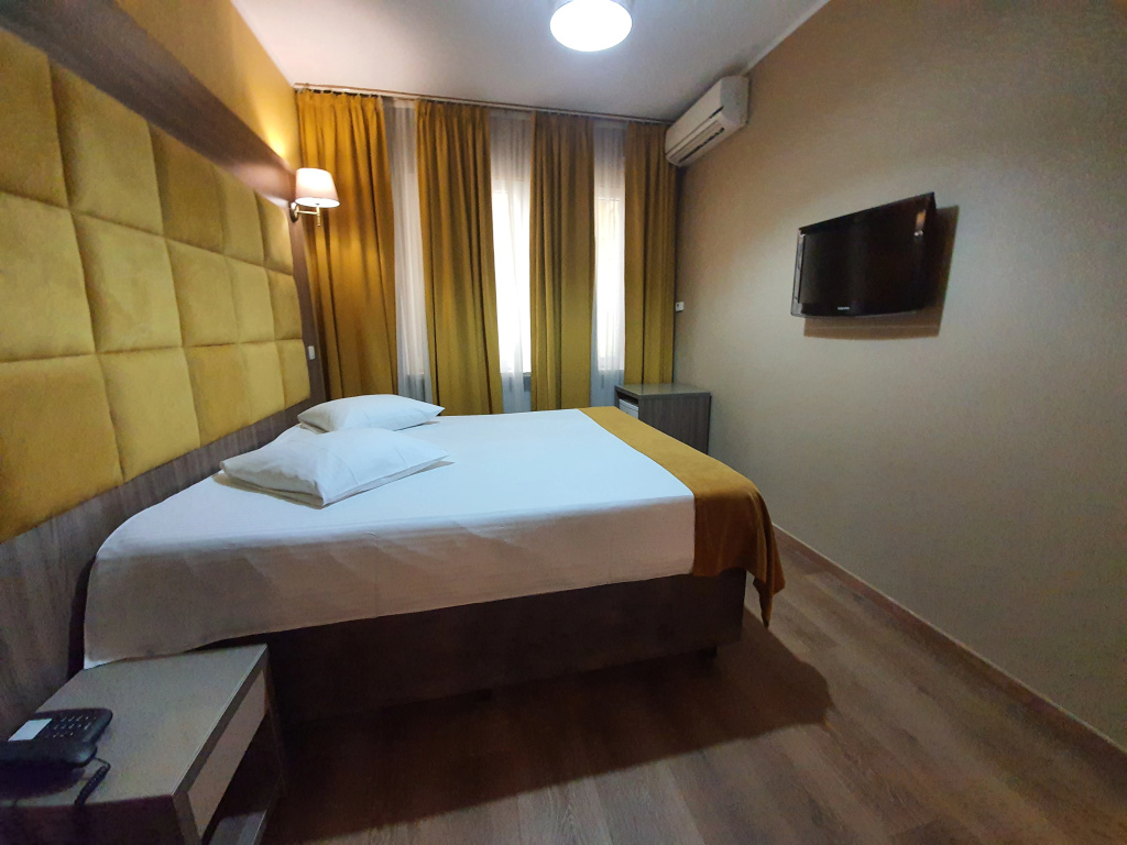 Hotel Midi - Zuid — 5