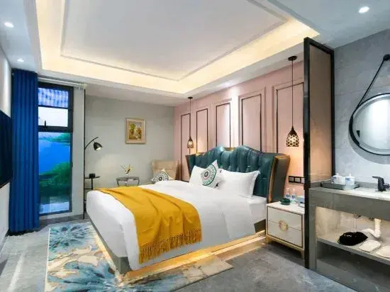 Mercure Yichun Golden Bay Hote