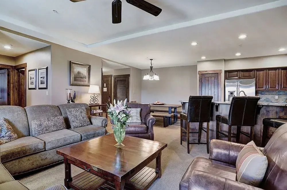 Crystal Peak Lodge 7304 by RedAwning