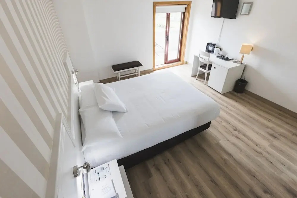 Superior Double room with balcony (full double bed)
