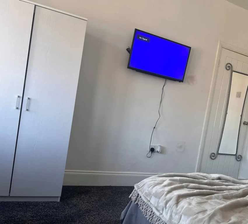 Cozy 3 Bedroom Home in Leeds, Perfect for Families and Groups