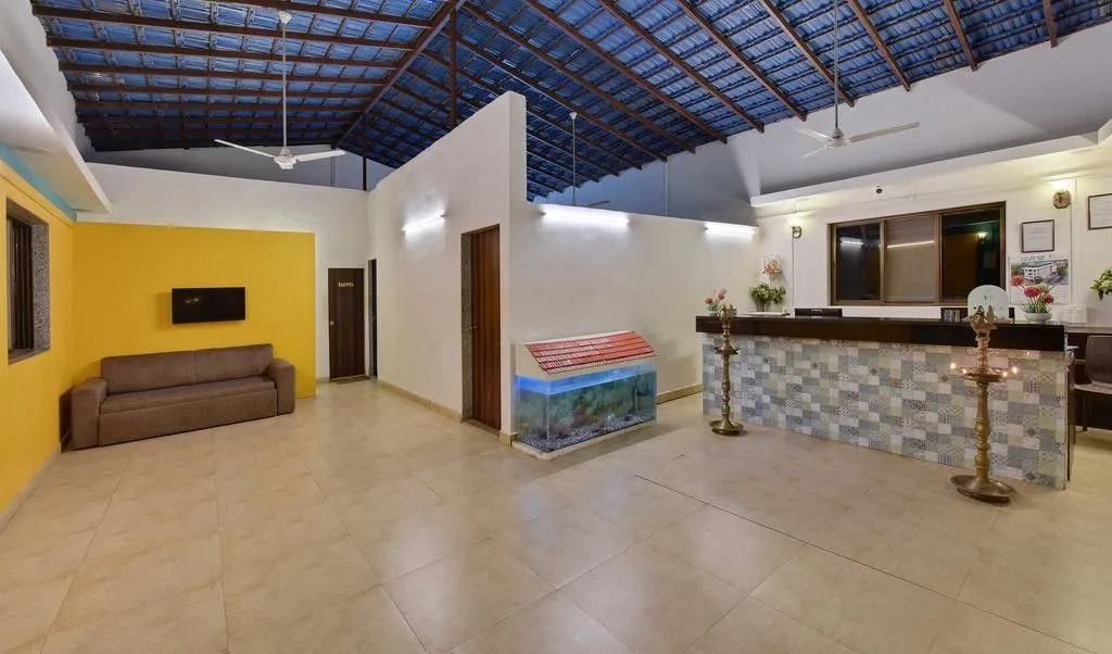 Lobby & Reception