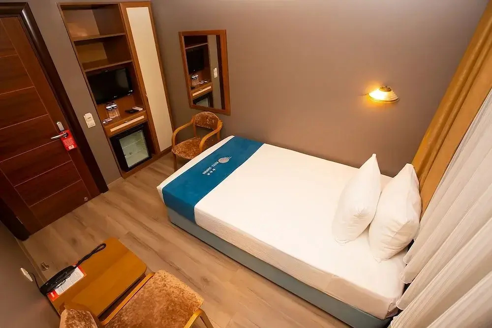 Economy room