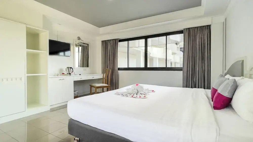 Standard Double room with balcony (full double bed)