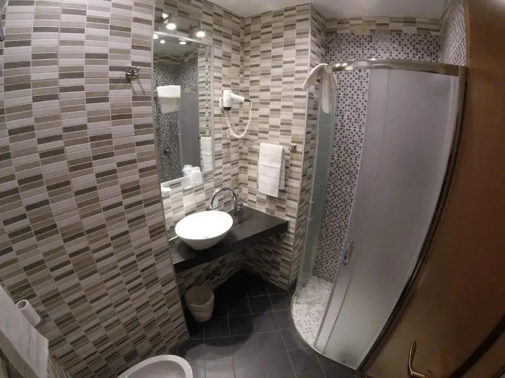 Economy room