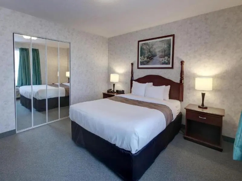 Ramada by Wyndham Nisku Edmonton Airport - Chambres
