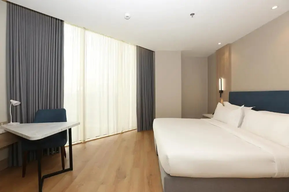 Standard Double room with panoramic view (full double bed)