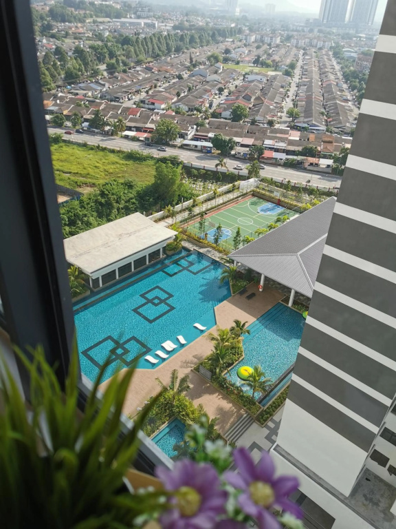 Traders Garden 1BR Pool View with Hi-Speed Internet+Netflix