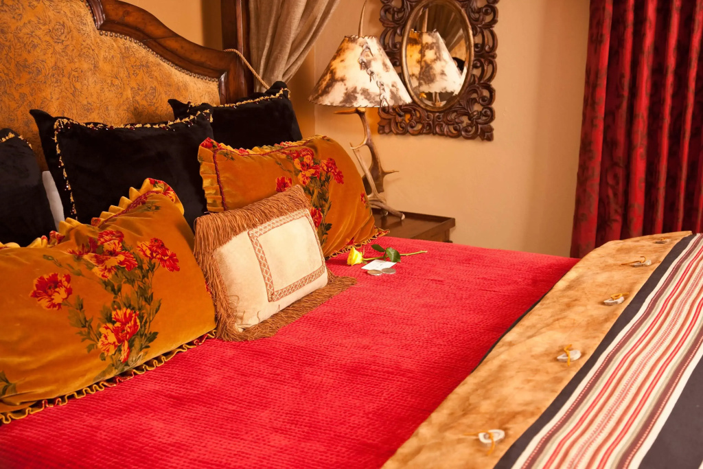 2 Bedrooms Double Suite (full double bed)