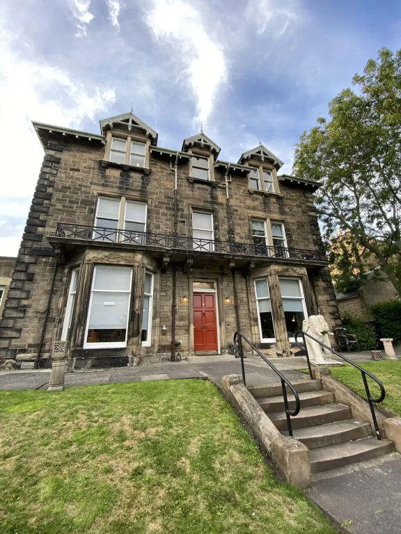 No 6 West Coates