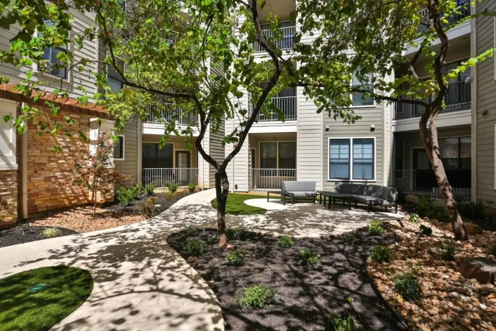 212 Maverickplace2 1BR