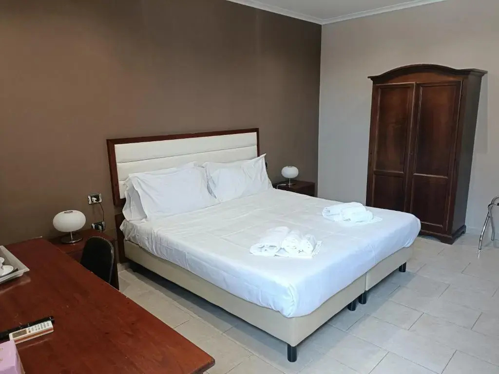 Standard Double room (full double bed)