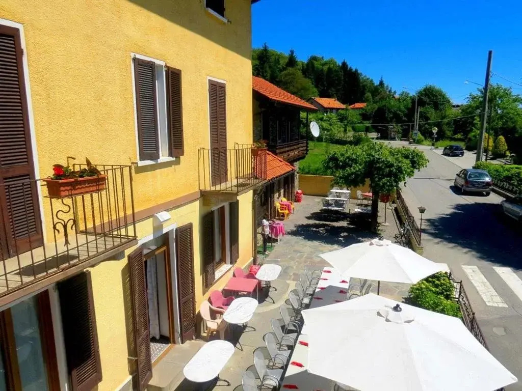 Balcony & Terrace