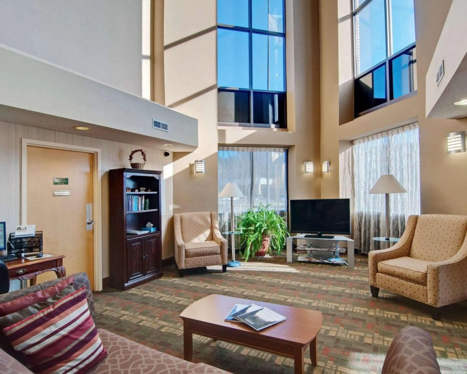 Lobby & Reception
