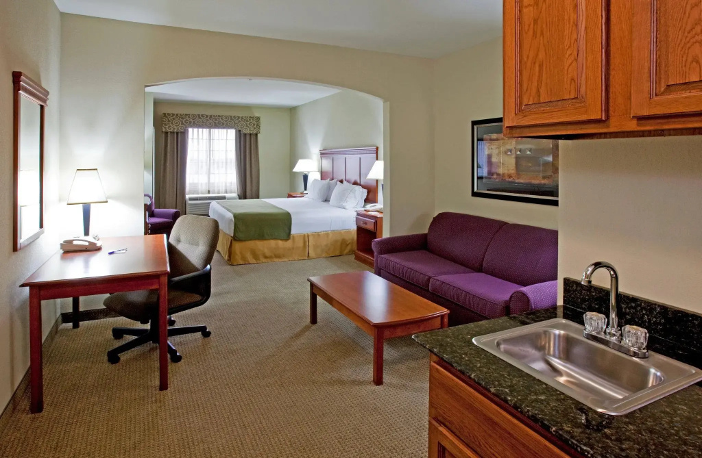 Double Suite (full double bed)