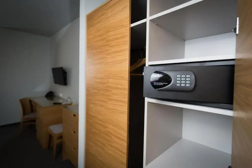 Comfort room