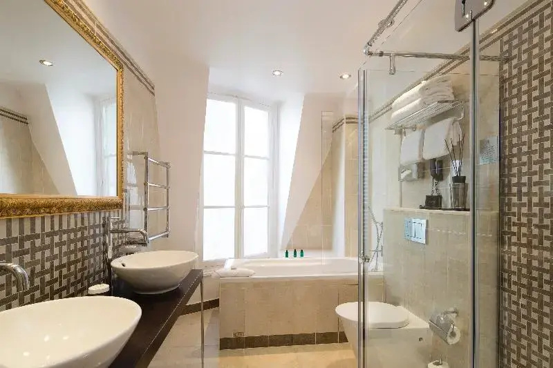 Hotel Ares Eiffel 44