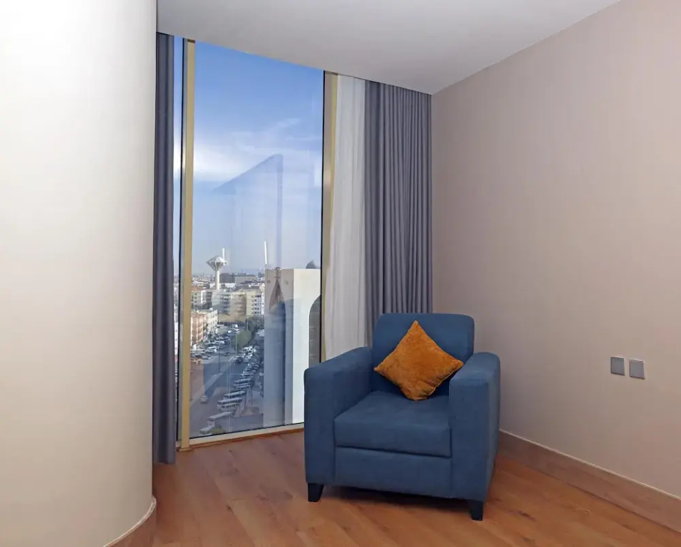 Double Suite with panoramic view (full double bed)