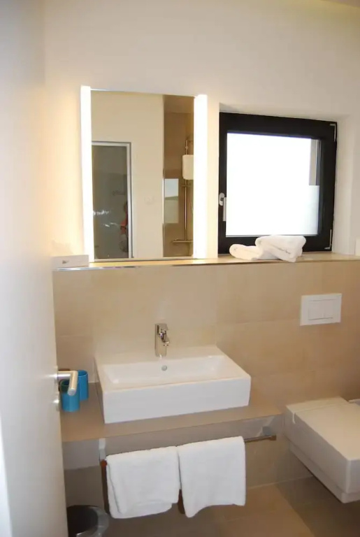 Comfort room